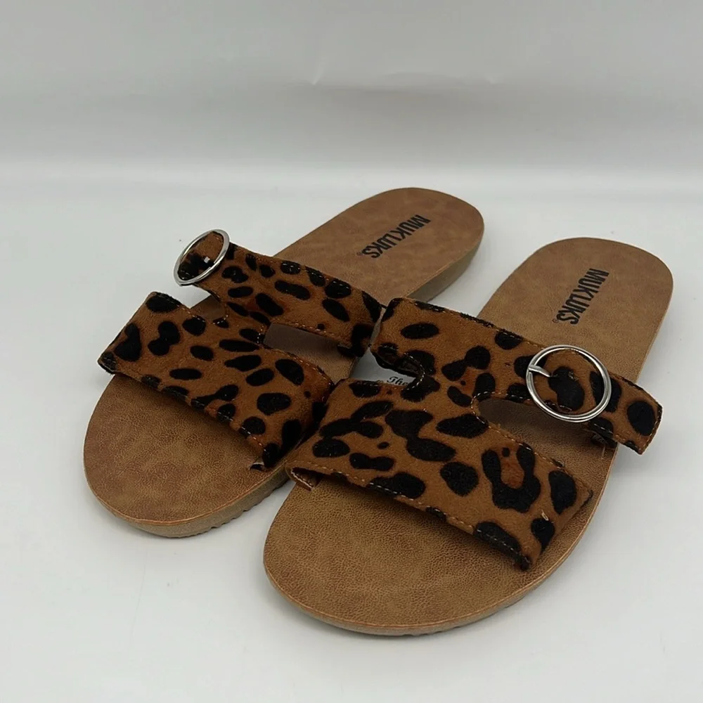 MukLuks About You‎ Slotted Sandal Tan Animal Print Leopard Slip On Sandals 8